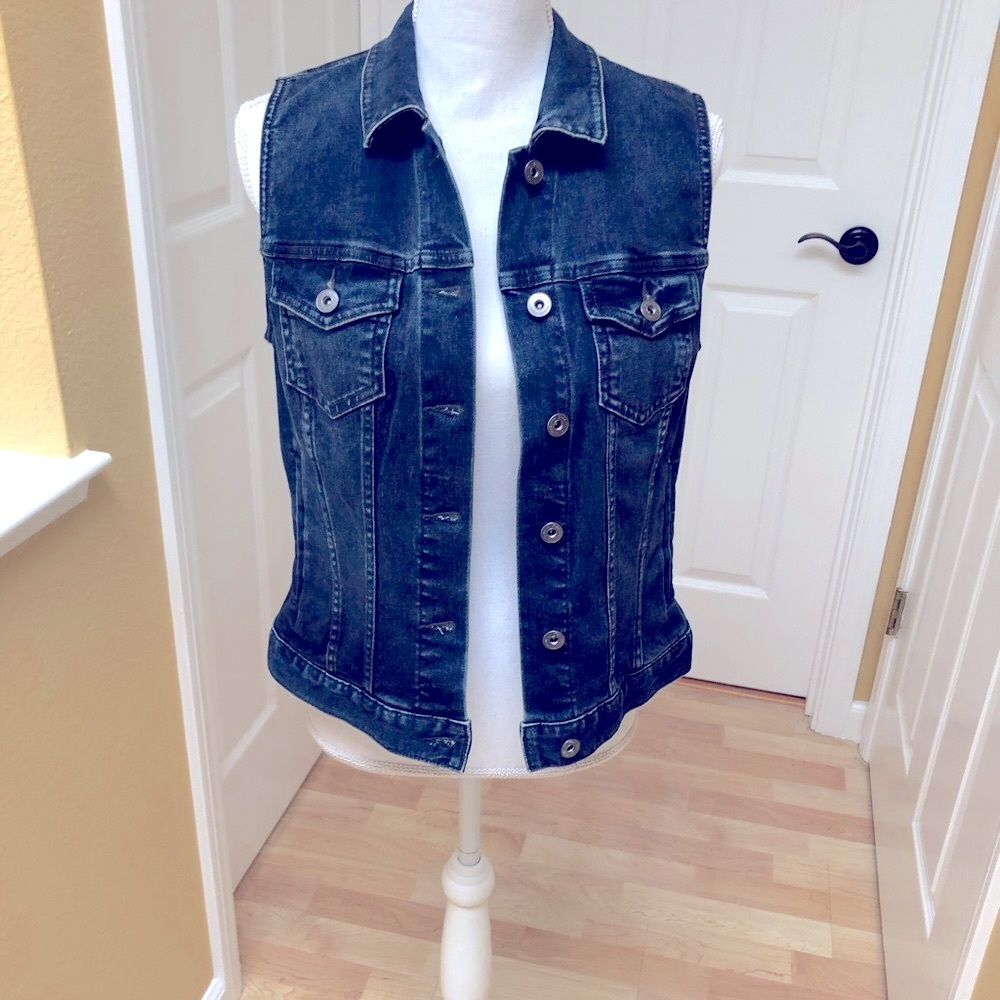 Vince Camuto Denim & Crochet Vest NWOT - Picture 7 of 7